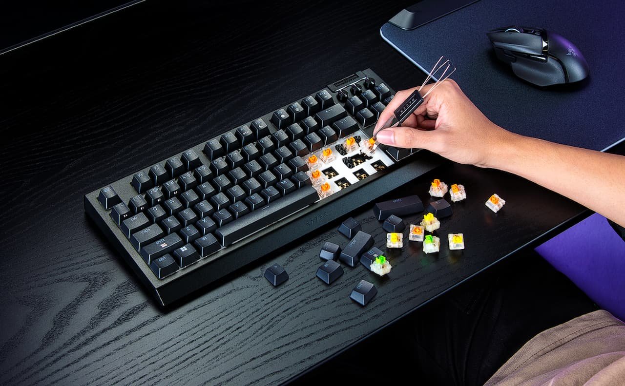 Razer BlackWidow V4 Tenkeyless HyperSpeed