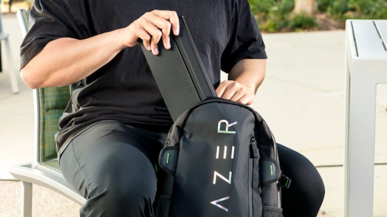 Razer lança Travel Case Folio para transformar teclados portáteis em estações de trabalho móveis
